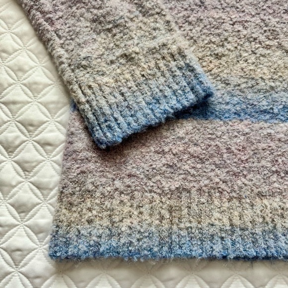 NWT Wild Fable Oversize Boucle Crew Sweater Pink/Blue/Gray/Cream Ombré Stripe XS - Picture 2 of 14
